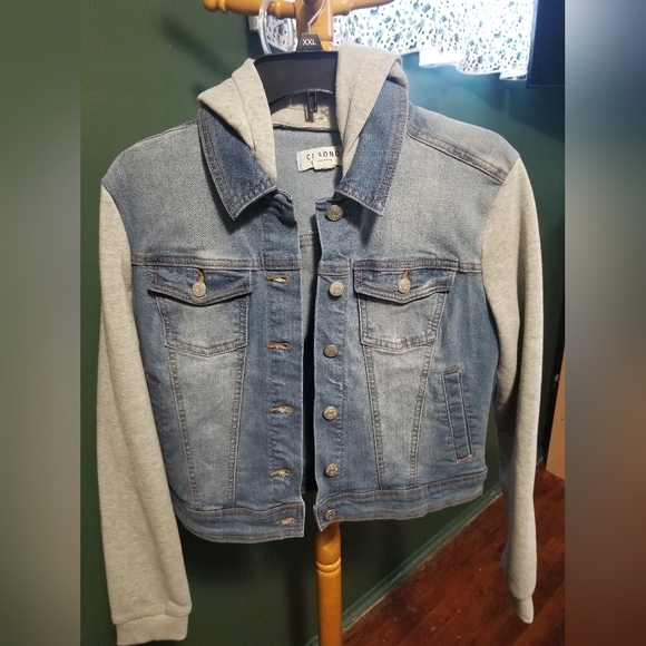 Women Jacket - Picture 1 of 2